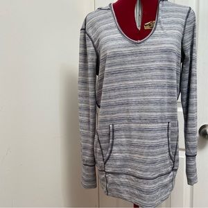 Champion women grey tone one tone long sleeves hoodie top. Size S. Used.